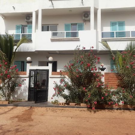 Residence Marie France Mendy Toubab Dialao Kültér fotó