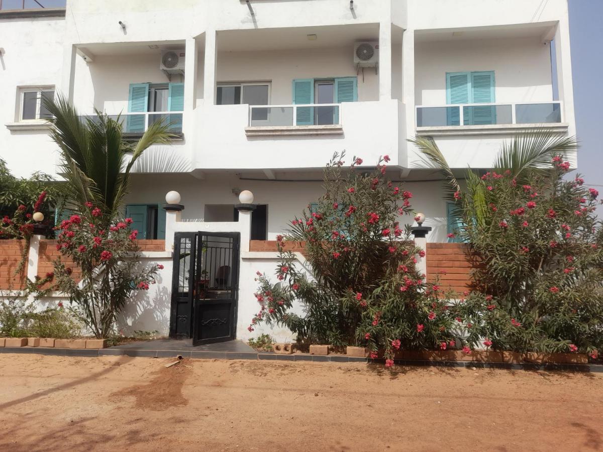 Residence Marie France Mendy Toubab Dialao Kültér fotó